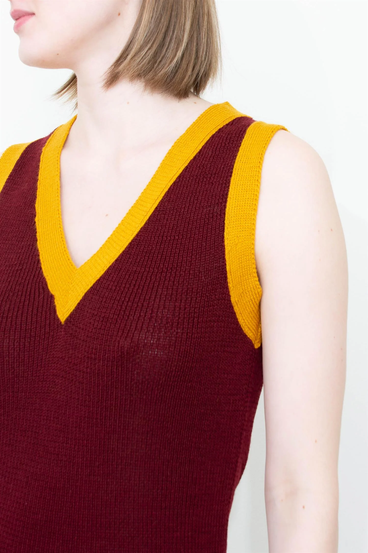 V-neck Vest - Image 6
