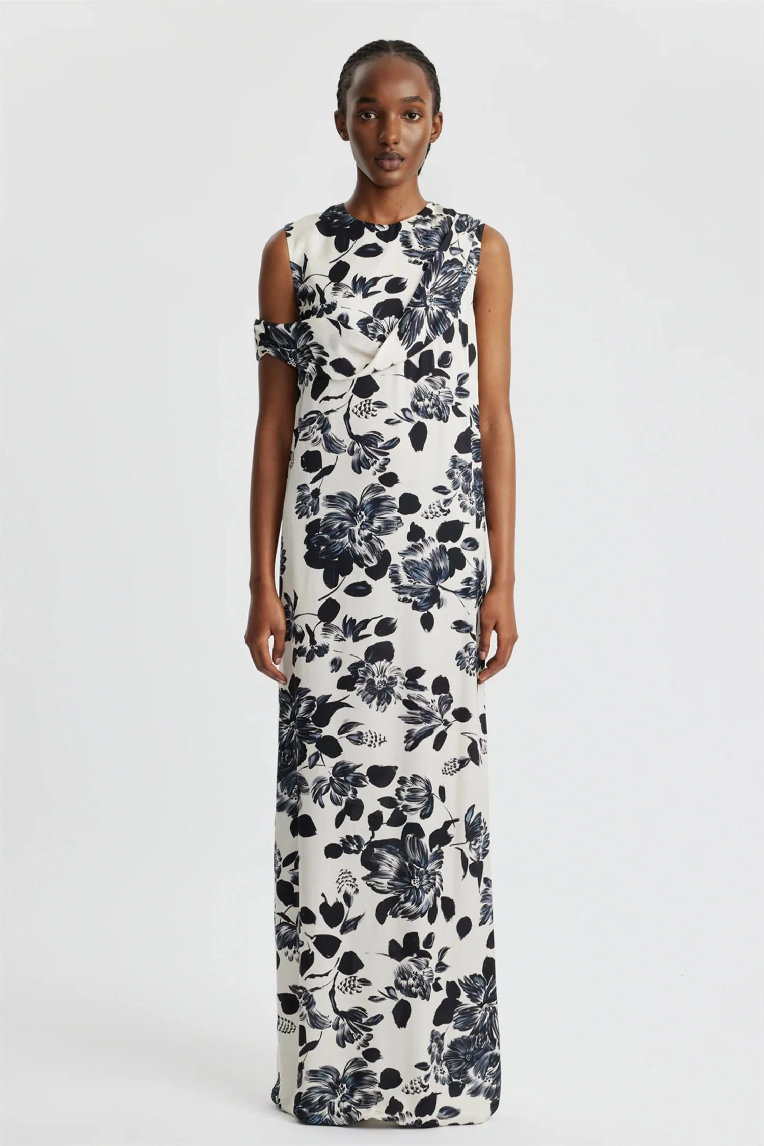 Drifa Dress Black Floral - Image 3
