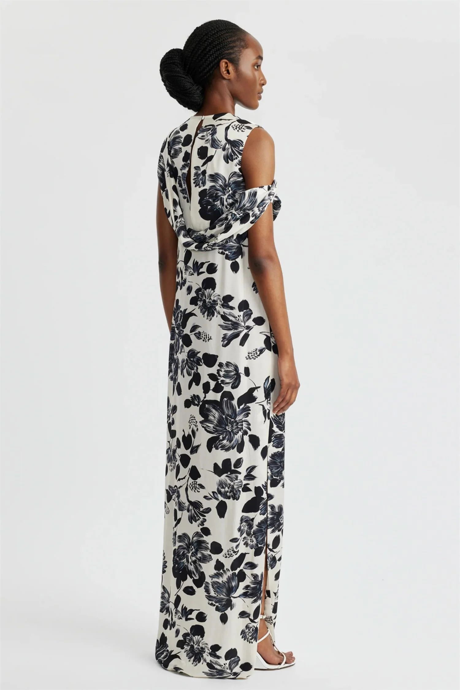 Drifa Dress Black Floral - Image 4