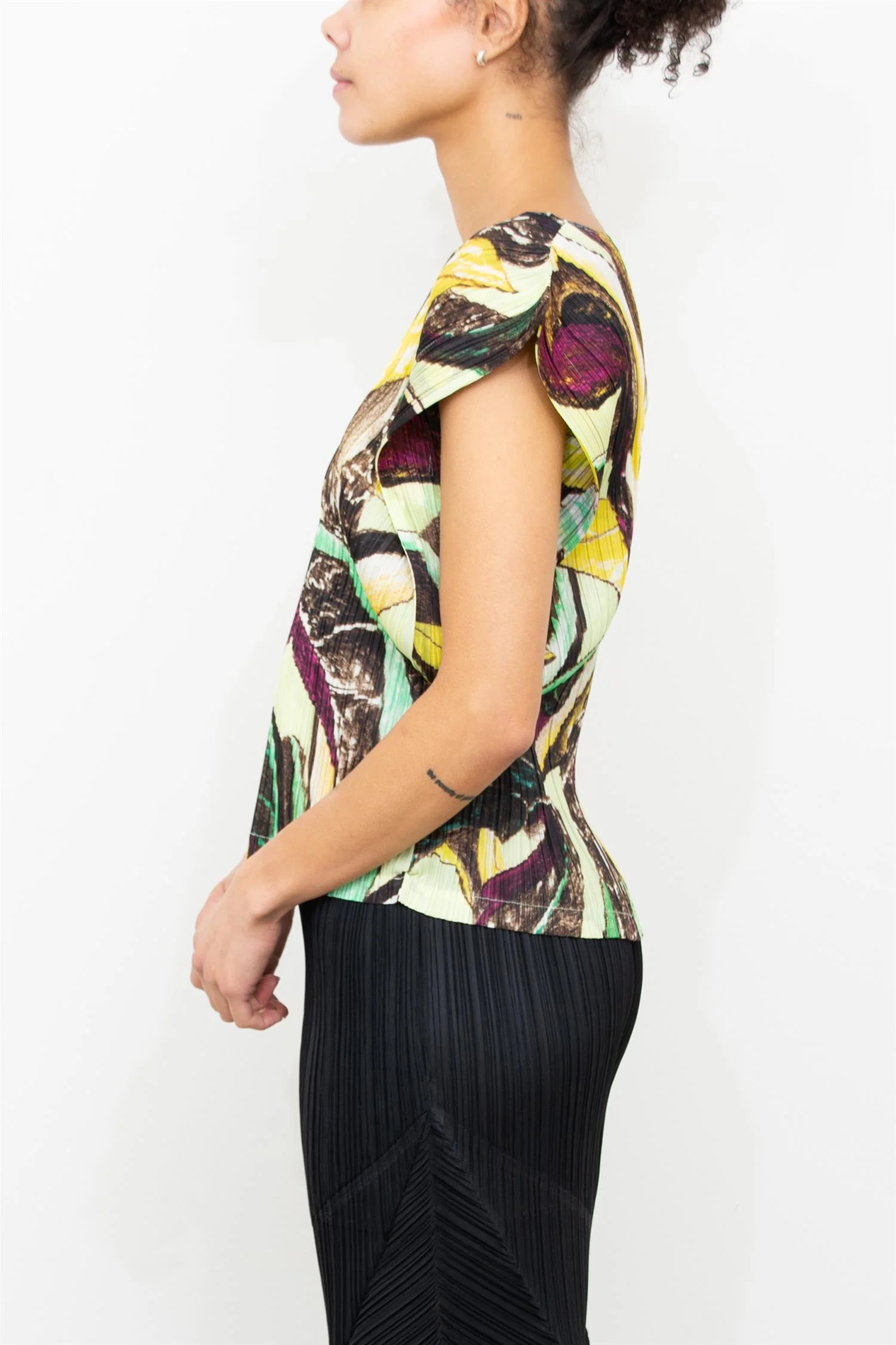 Round Neck Printed Top Khaki - Image 3
