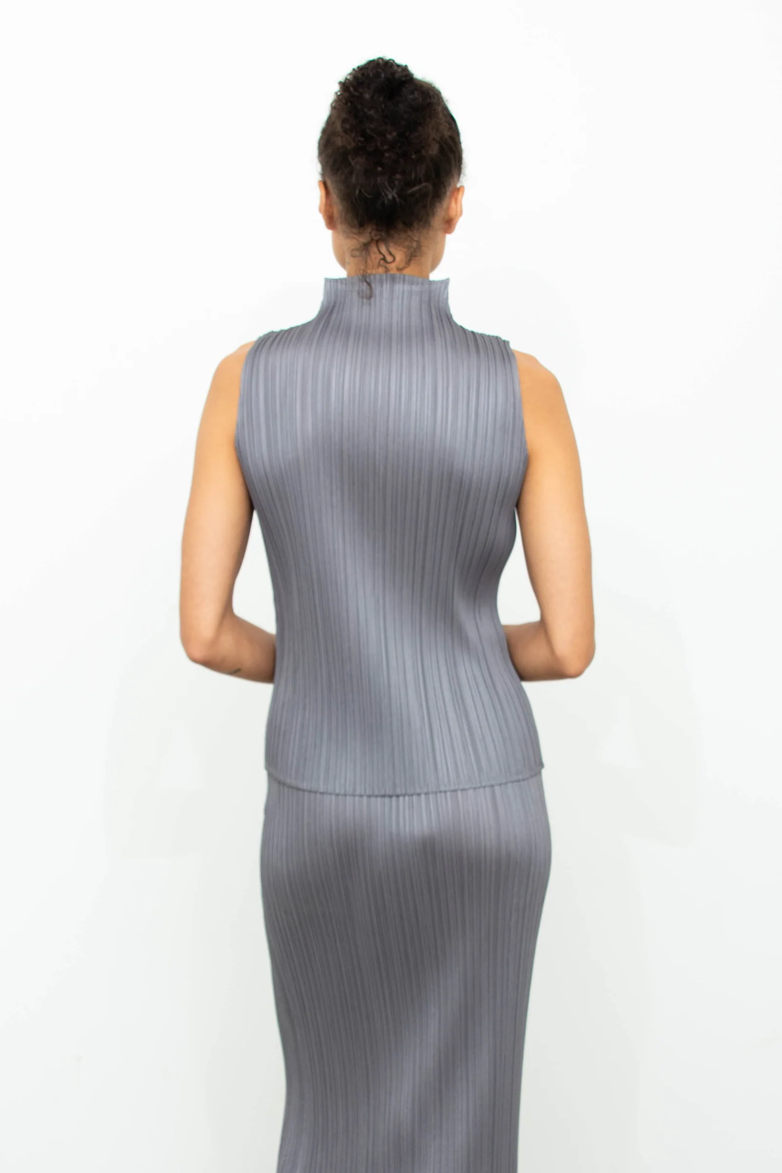 Sleeveless Top Grey - Image 4