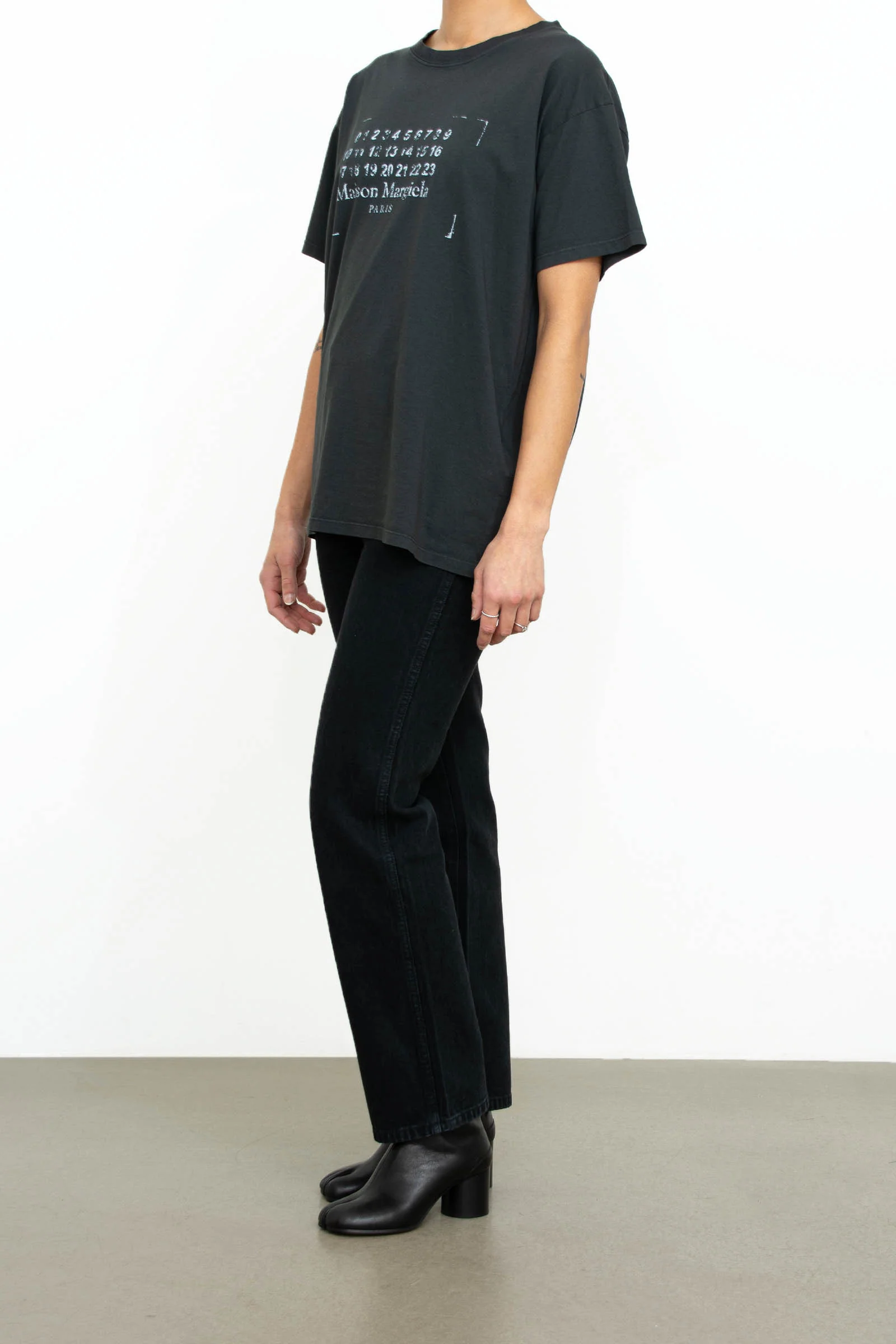 Stamp Logo T-shirt - Image 3