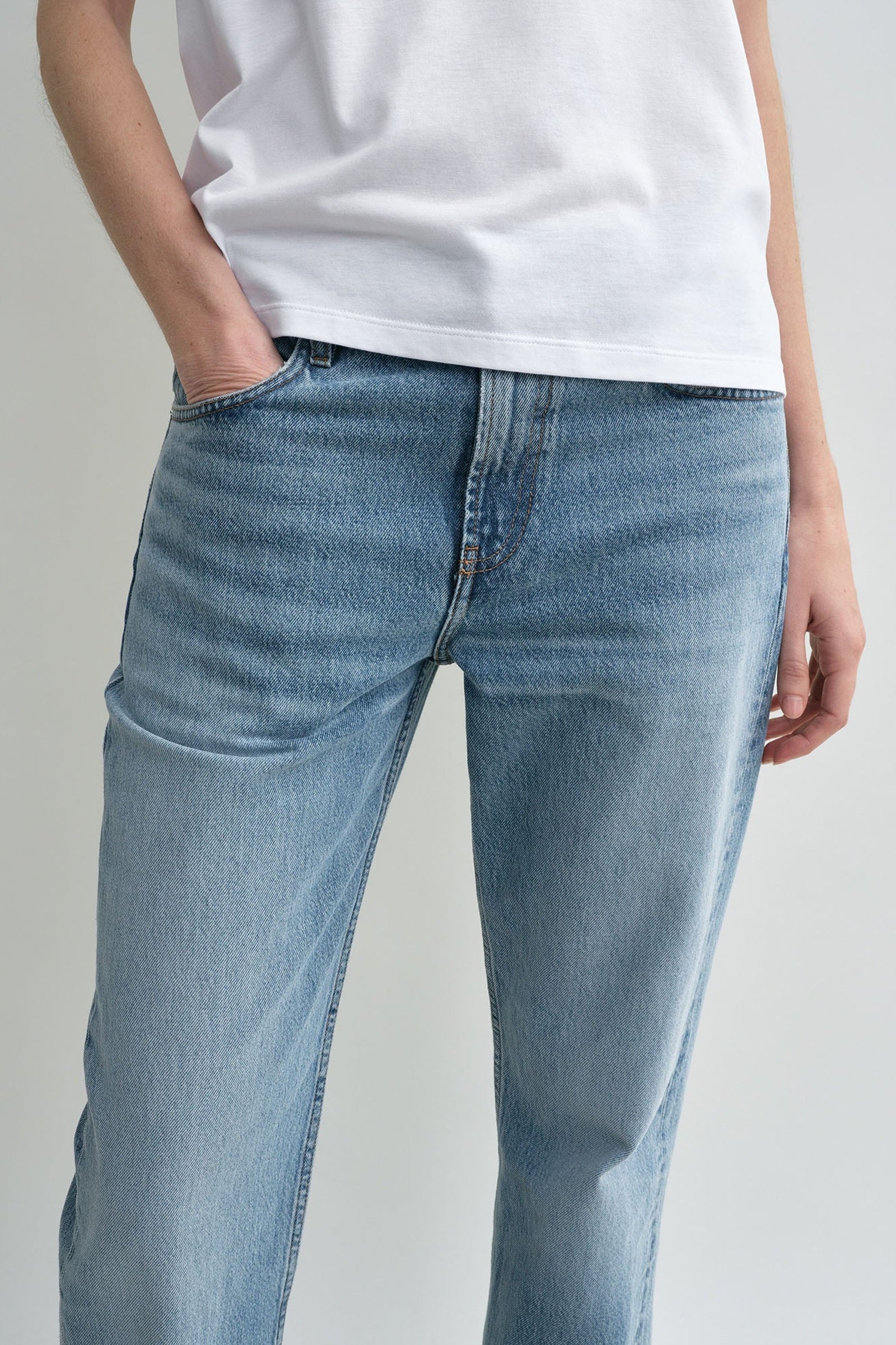Low straight denim - Image 5