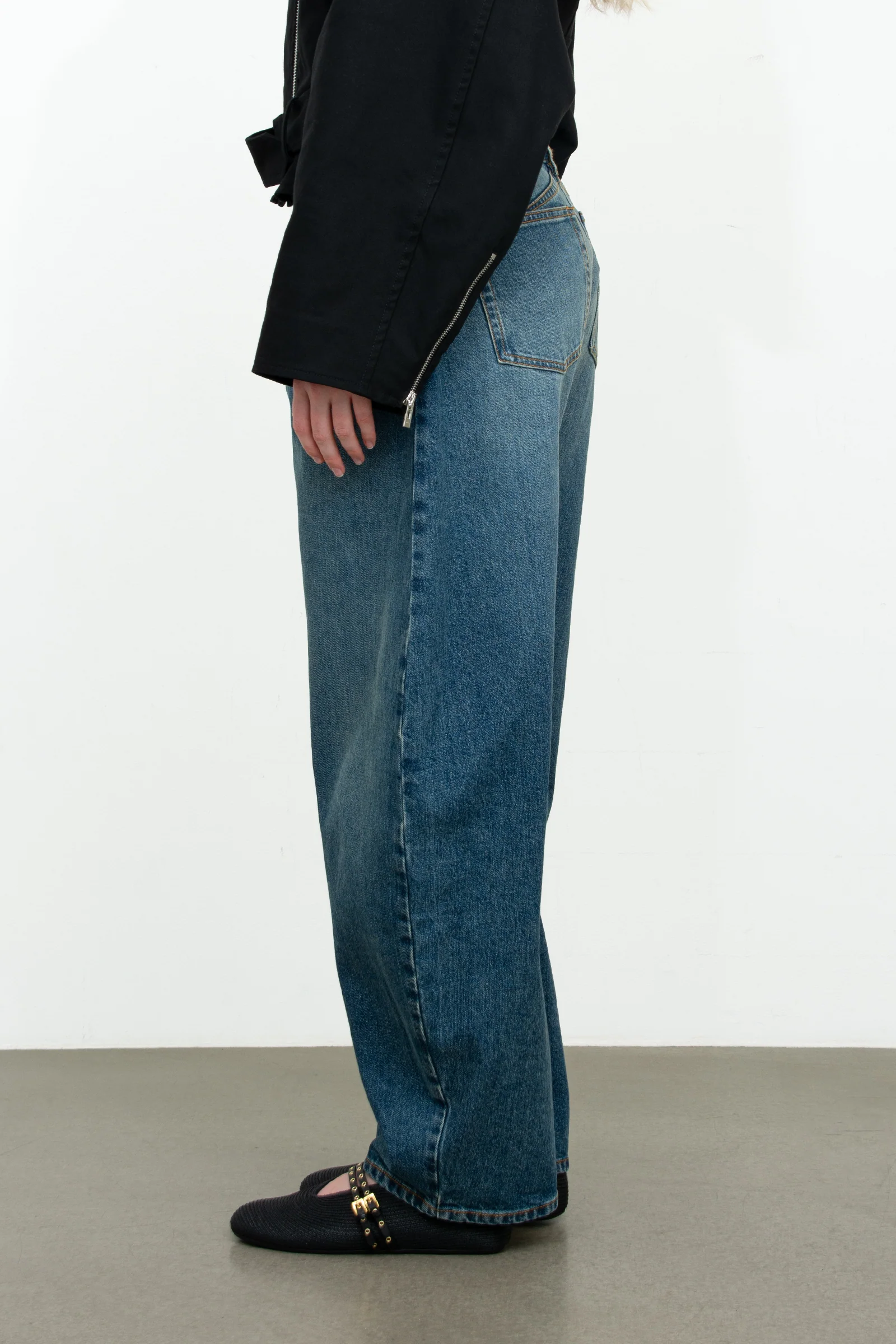 Low waist round jeans - Image 4