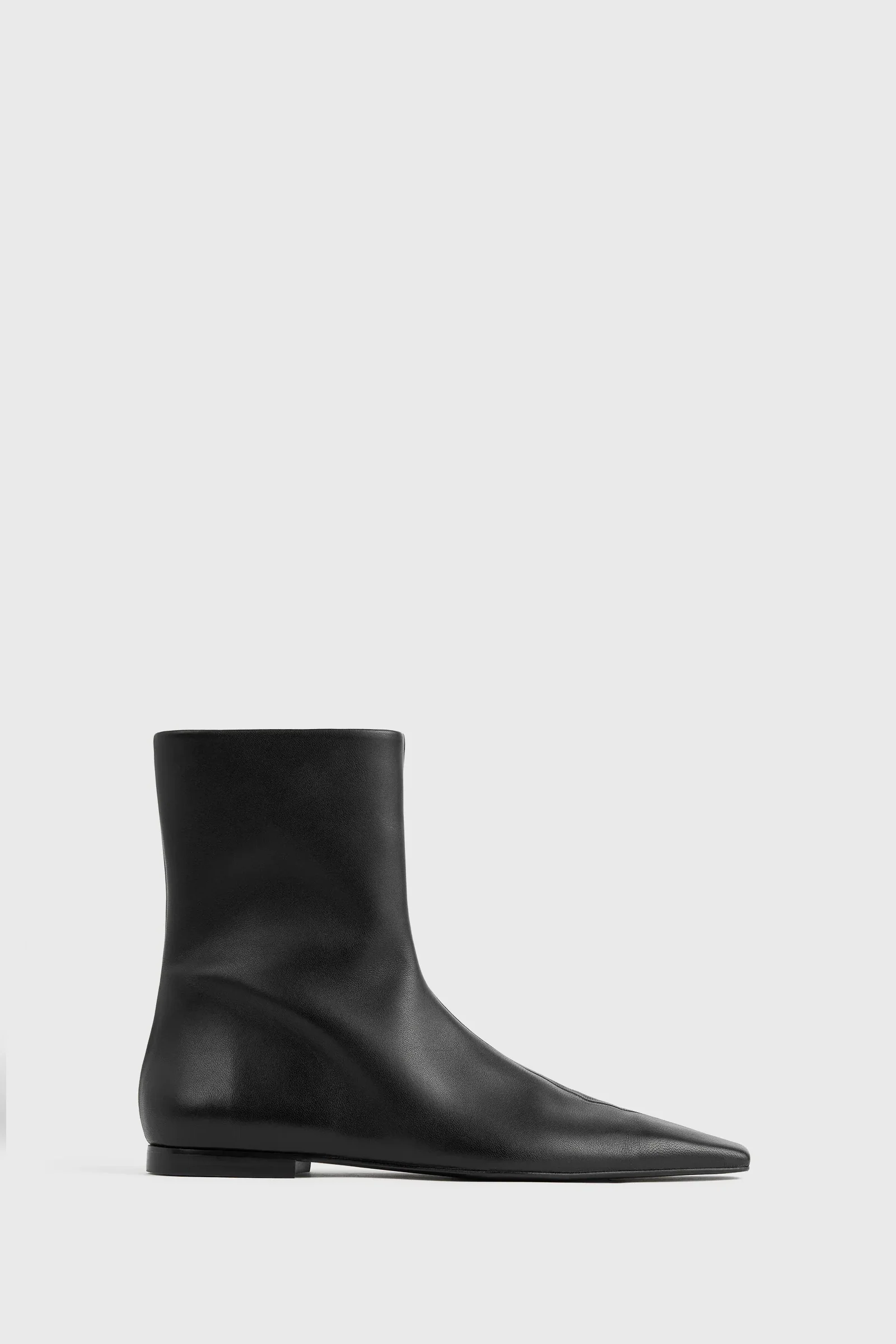 Zipped leather Chelsea boots