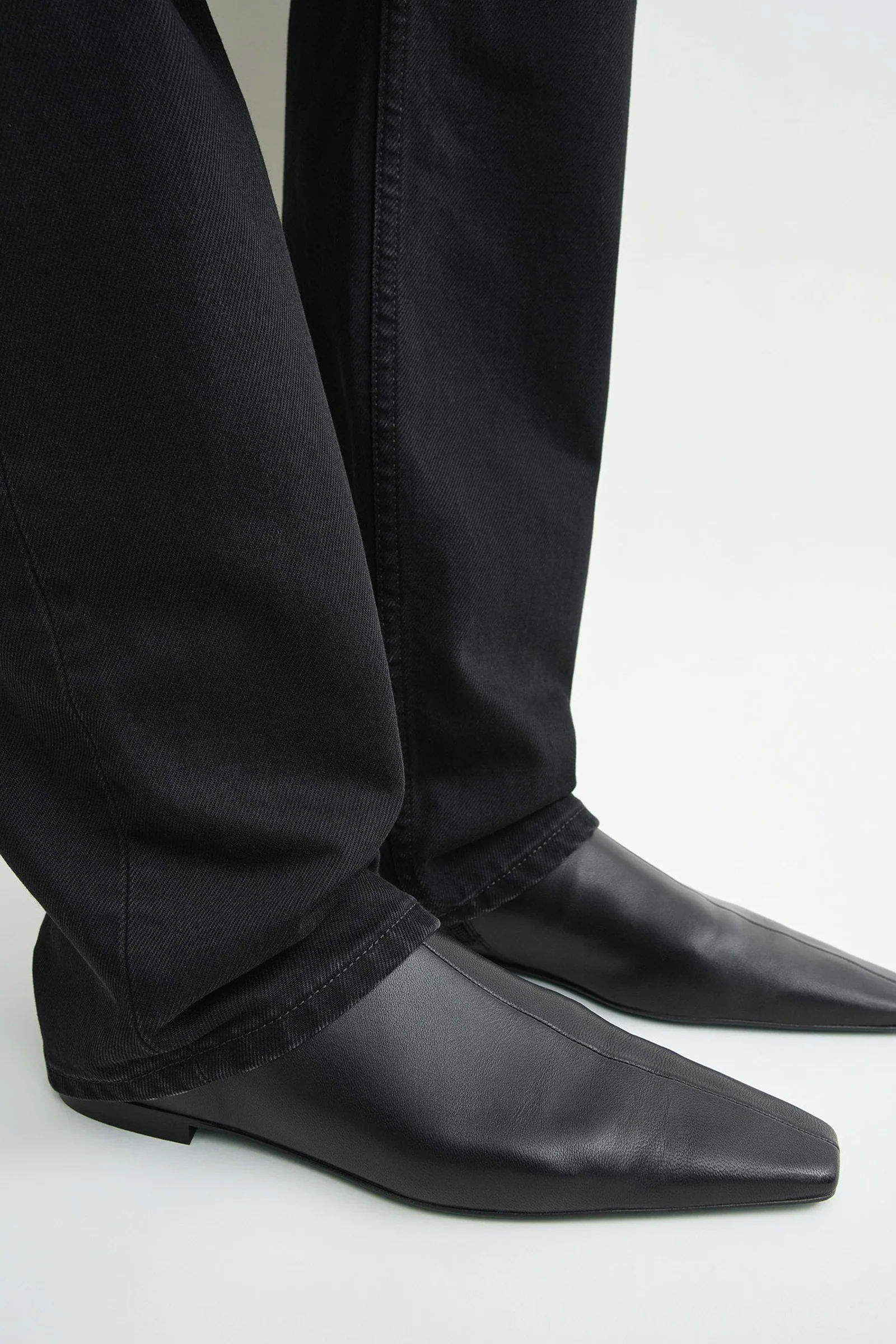 Zipped leather Chelsea boots - Image 3