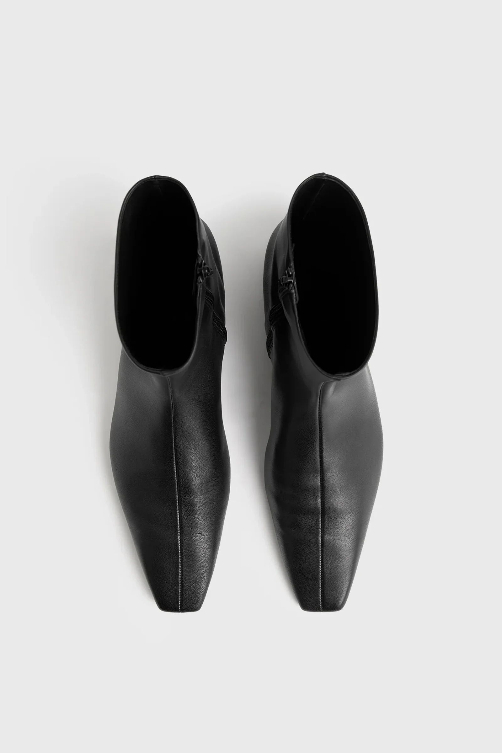 Zipped leather Chelsea boots - Image 4
