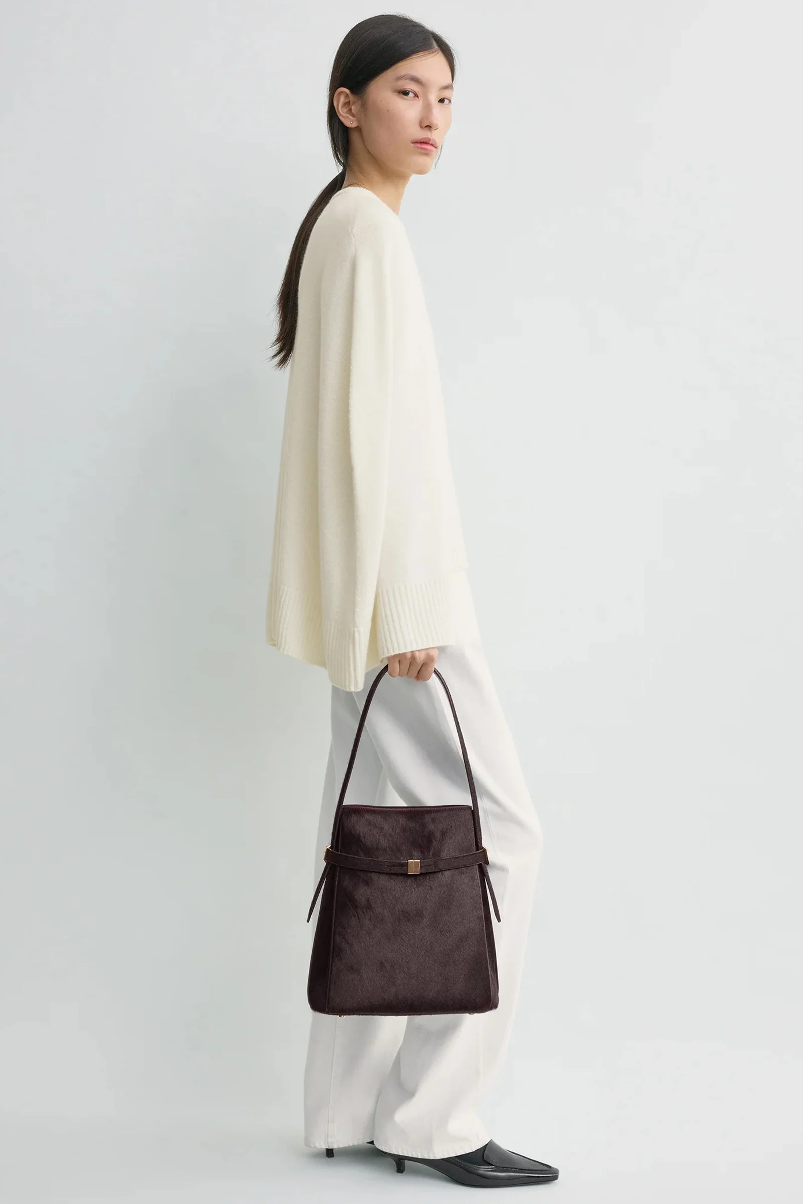 Belted pony hair bucket bag - Image 2