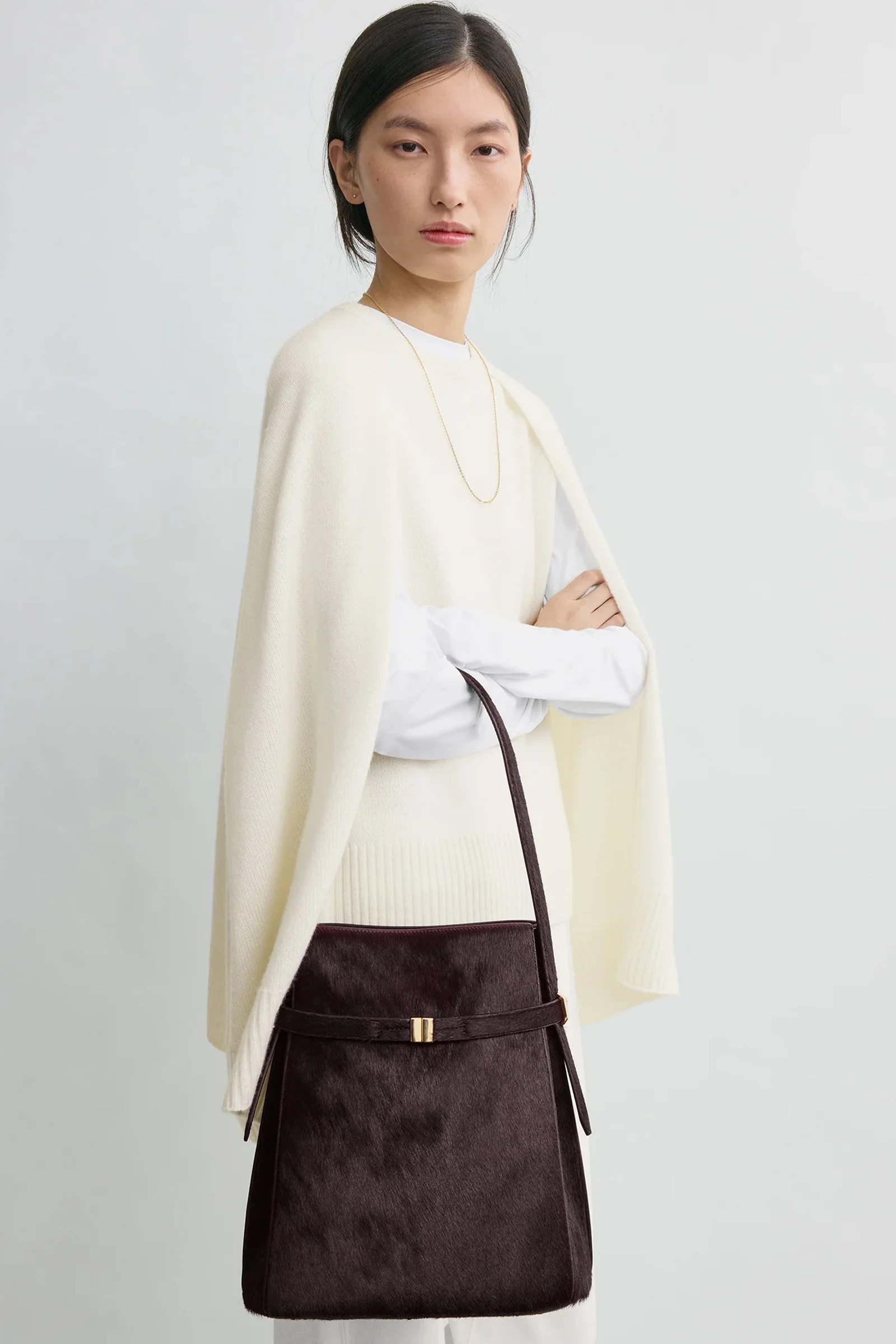 Belted pony hair bucket bag - Image 3