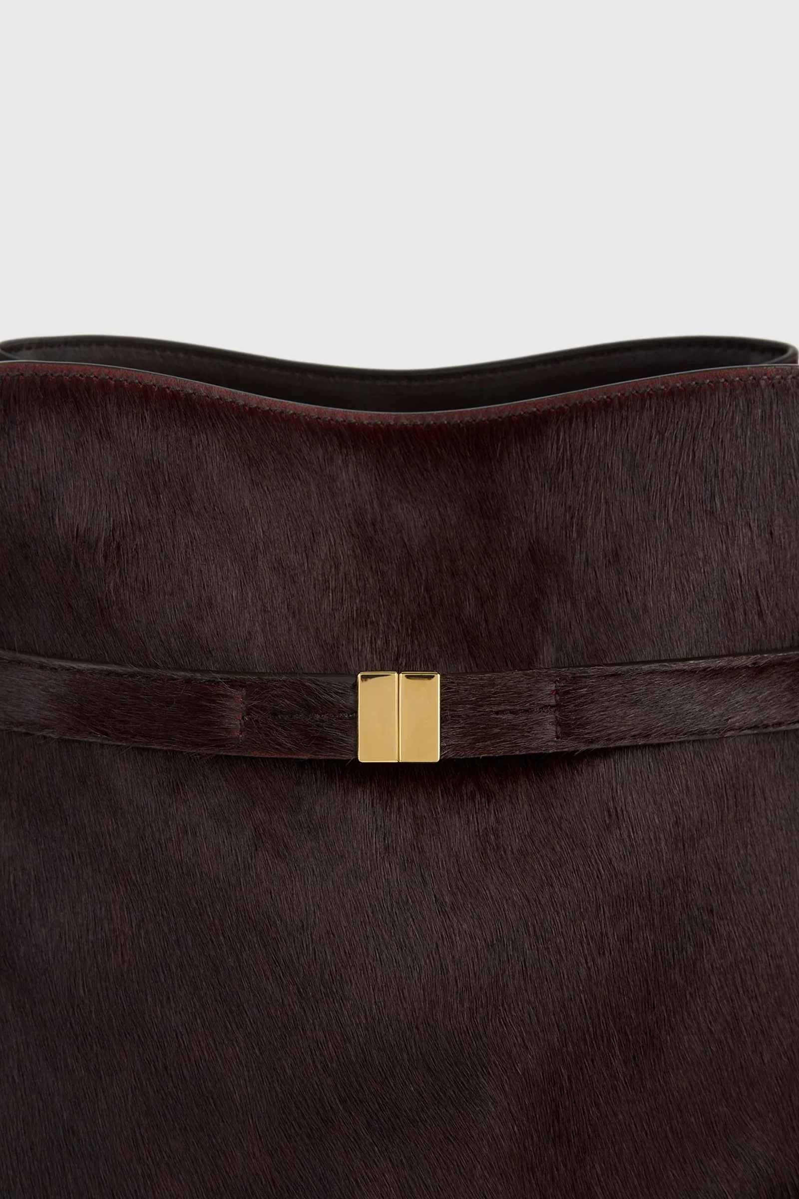 Belted pony hair bucket bag - Image 6