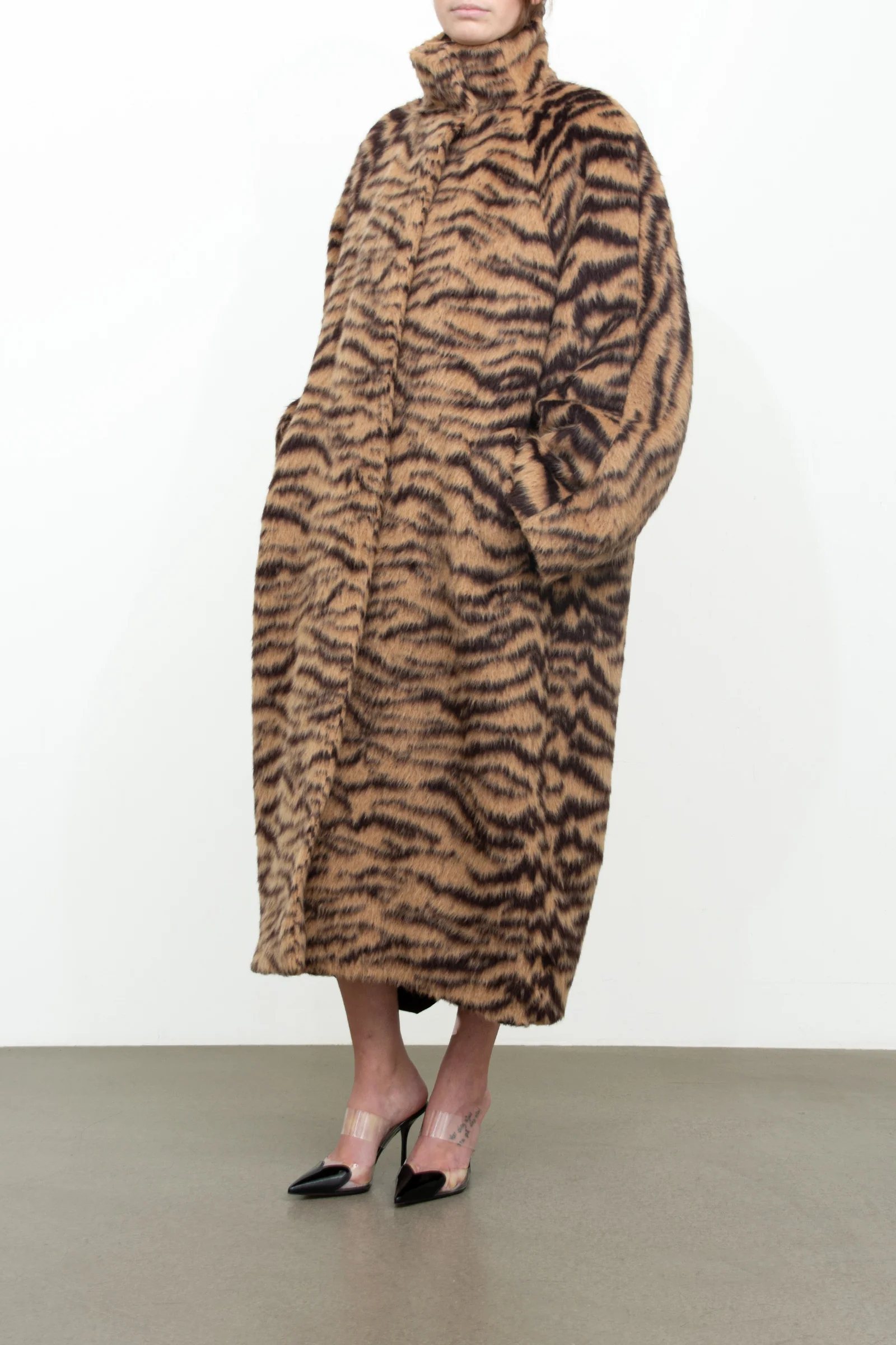 Round Coat - Image 3