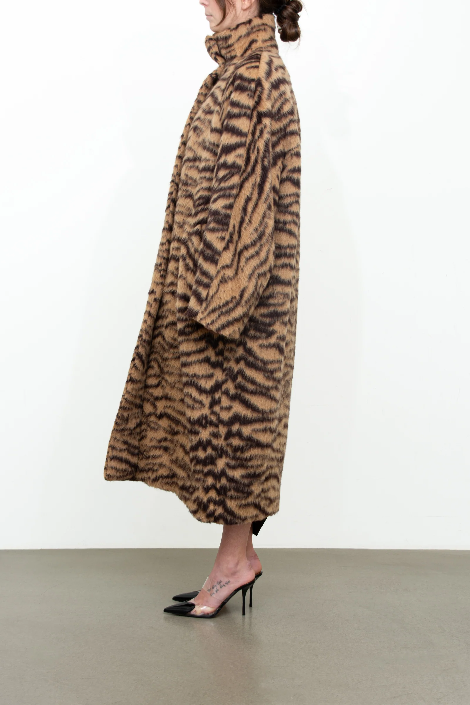 Round Coat - Image 4