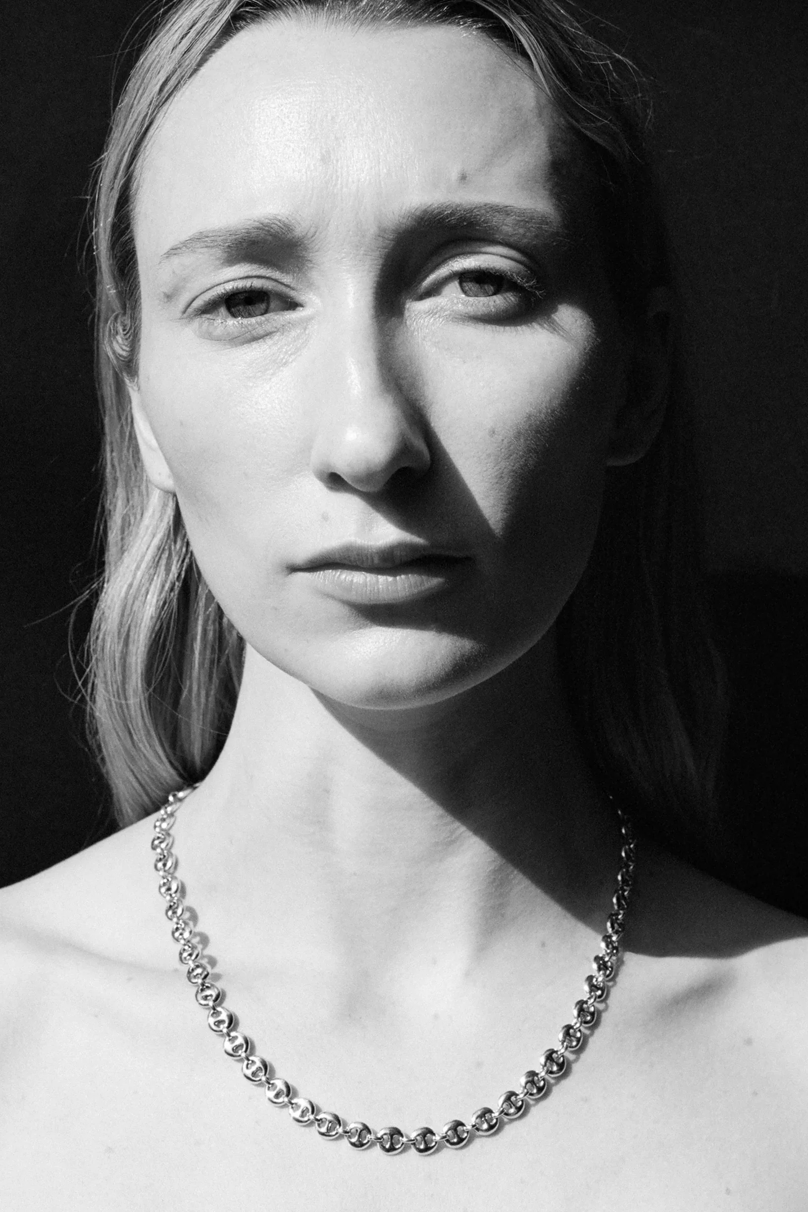 Small Circle Link Necklace - Image 3