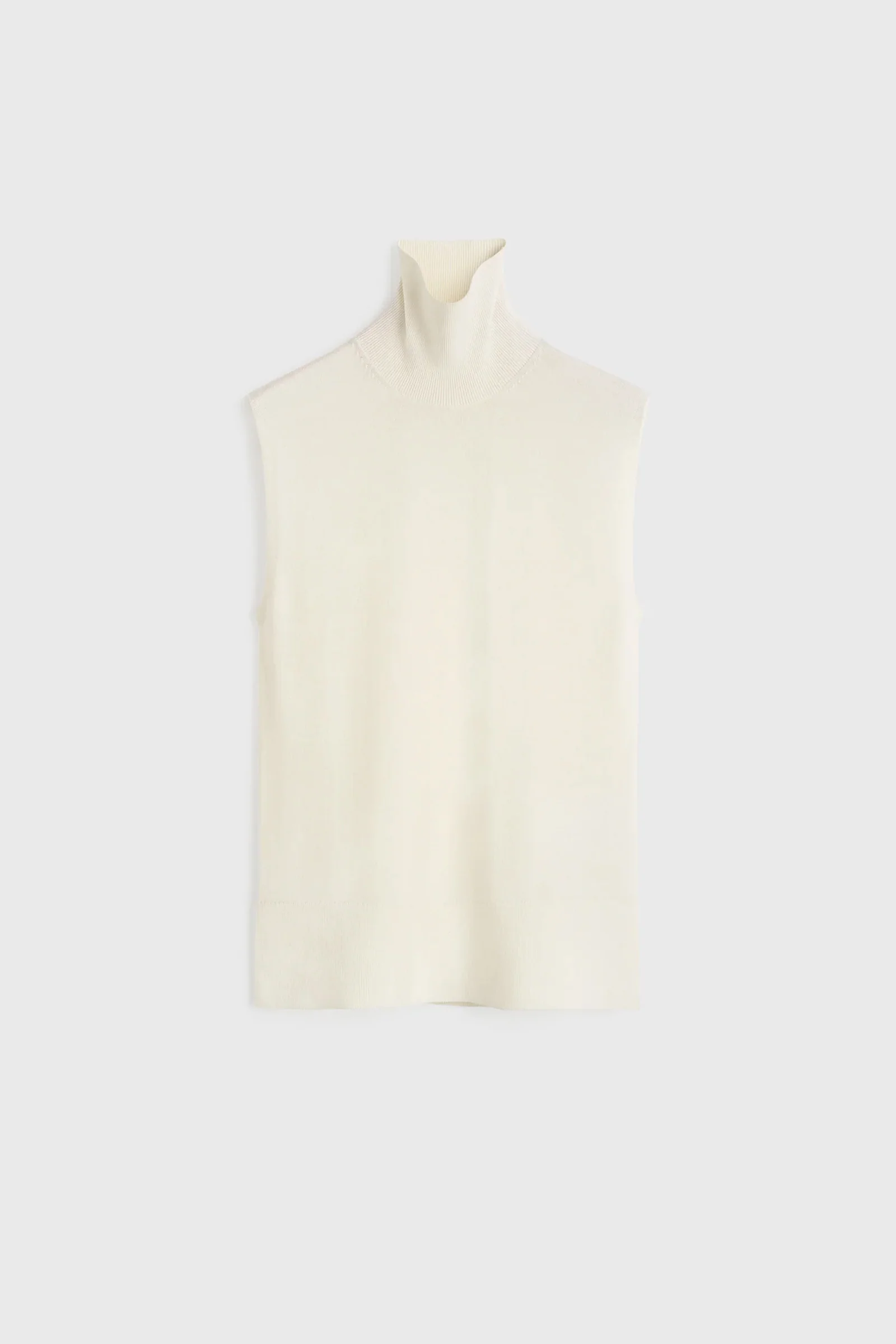 Sleeveless Fine Turtleneck