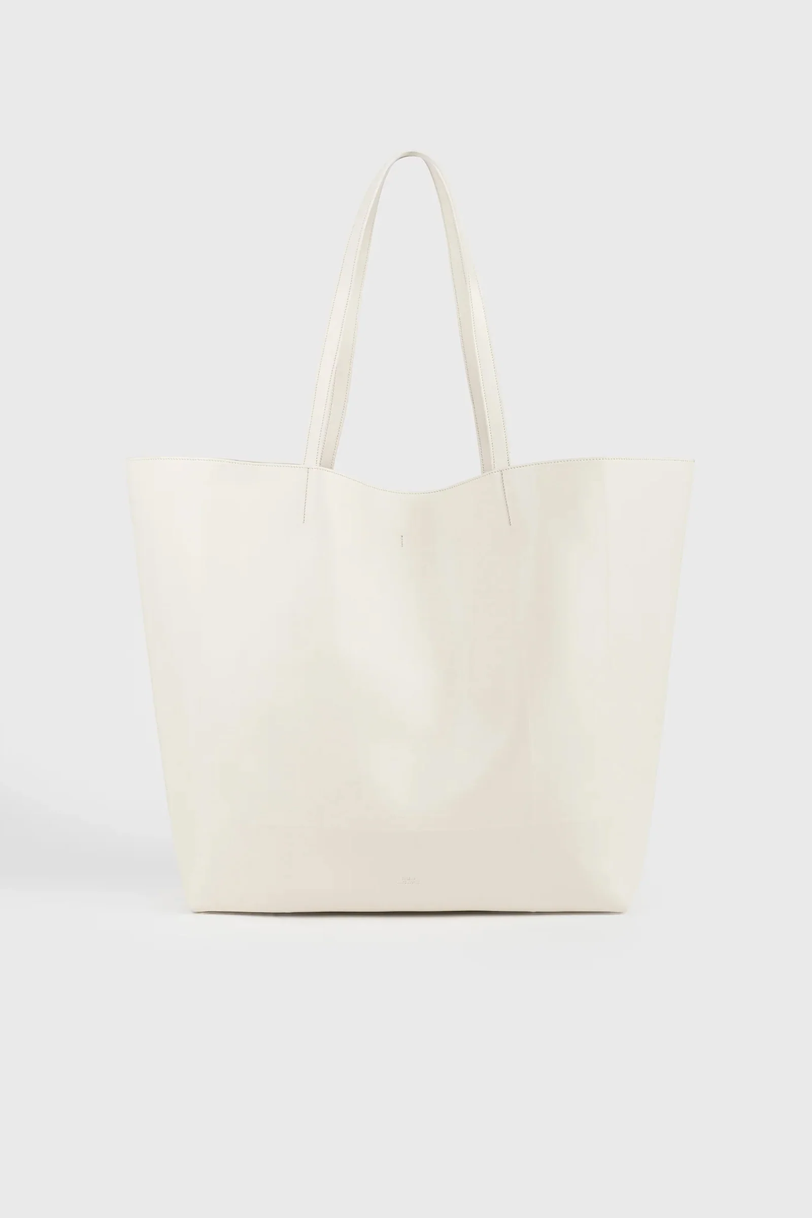 Roam leather tote