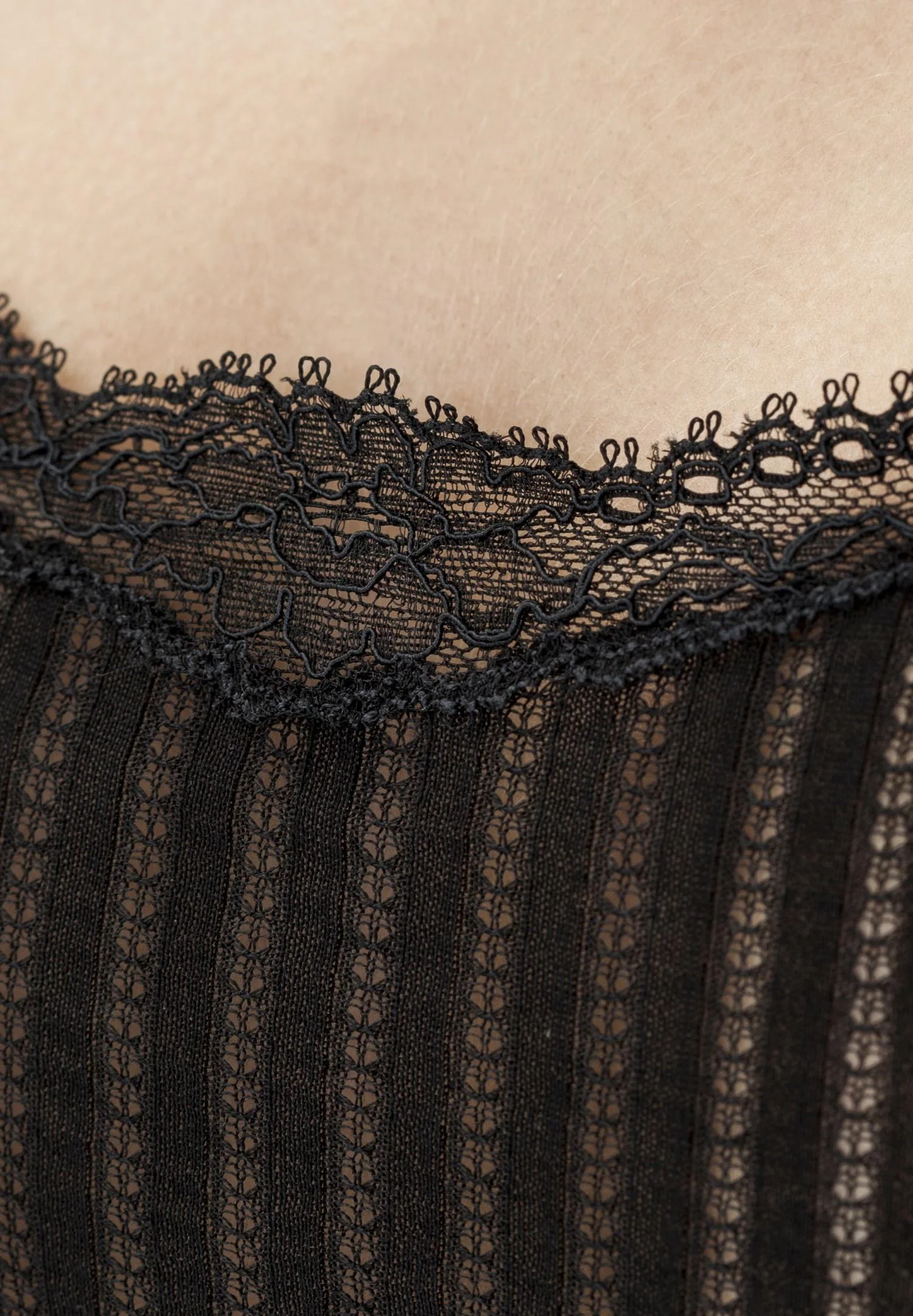 Maude Privé Spaghetti Top - Image 3