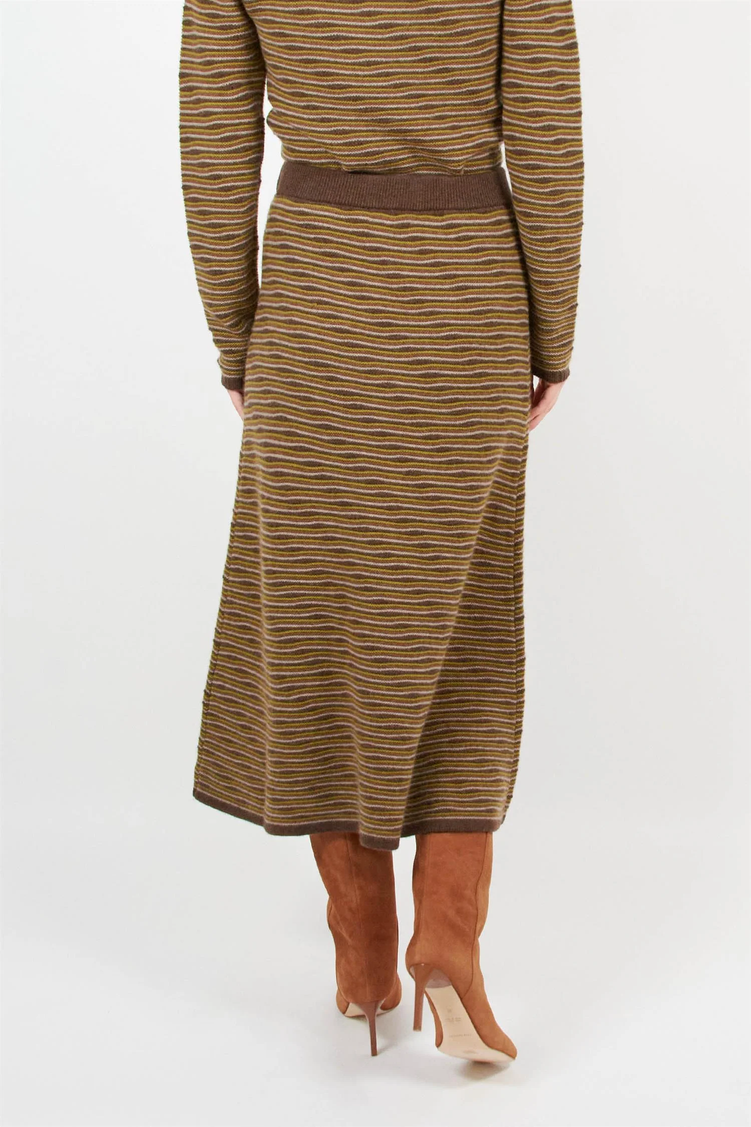 Knit Skirt in Cashmere - Image 4