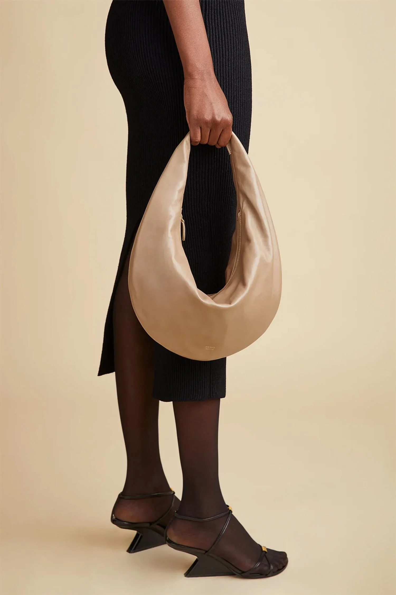 Medium Olivia Hobo - Image 5