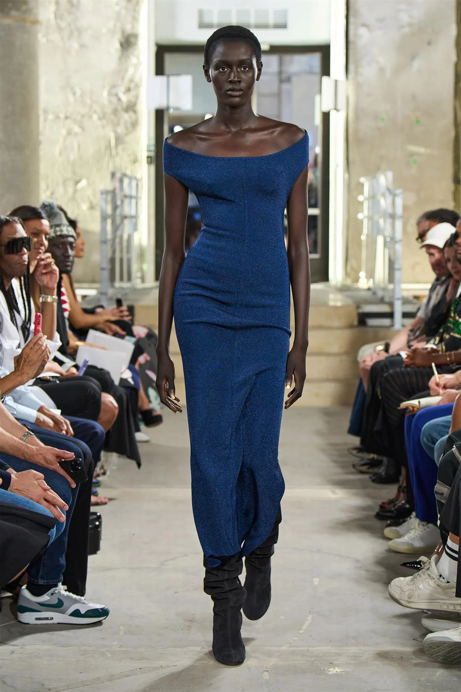Lurex off-shoulder Gown - Image 4