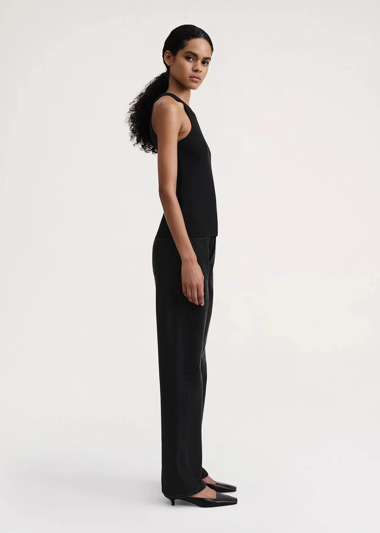 Curved rib tank black - Image 3
