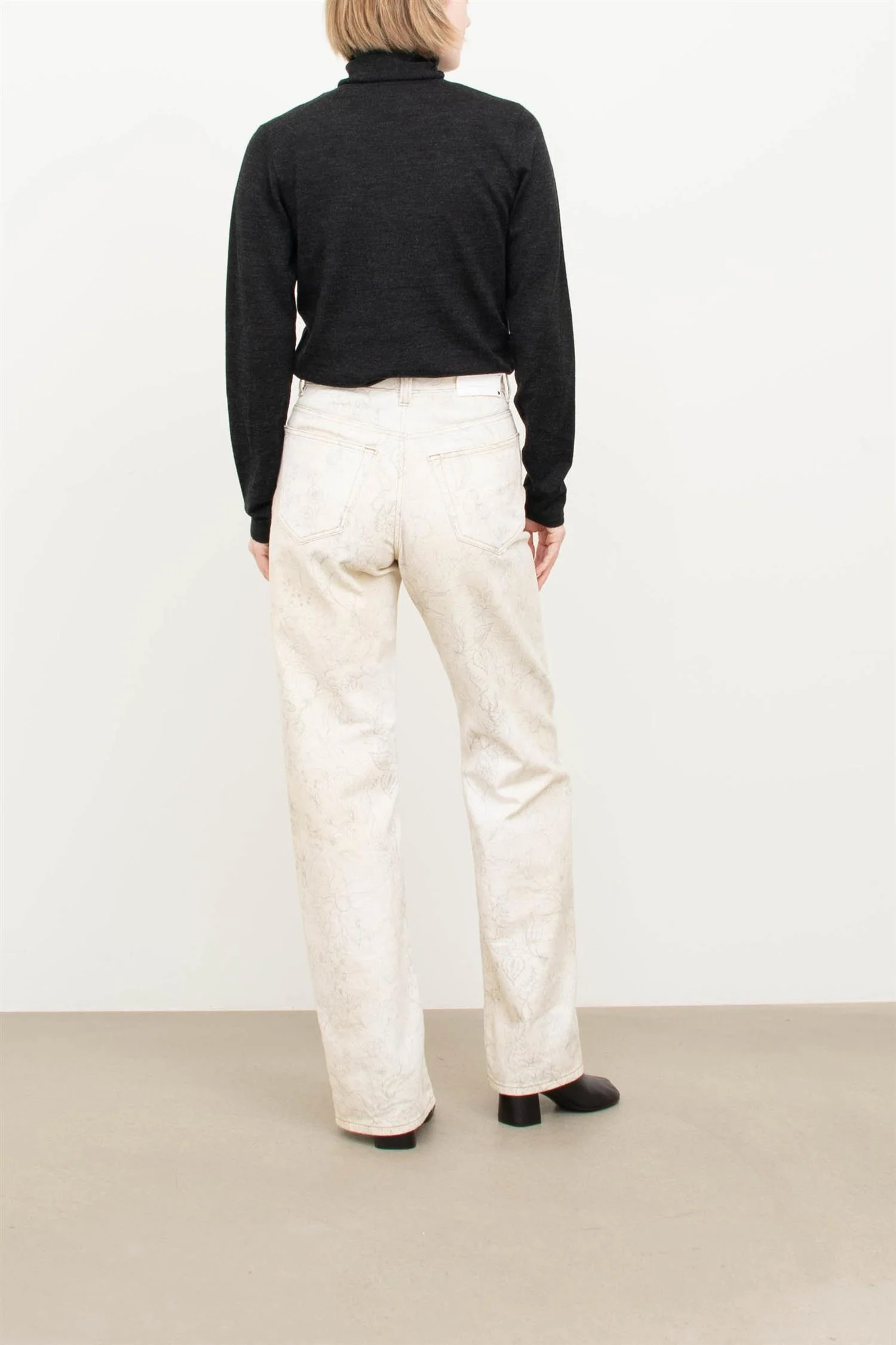 Long Denim Pants With Floral Pattern - Image 3